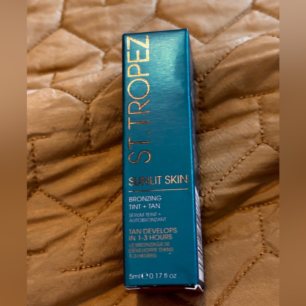 St. Tropez Sunlit Skin Bronzing Tint - Teal and Gold - Picture 3 of 9